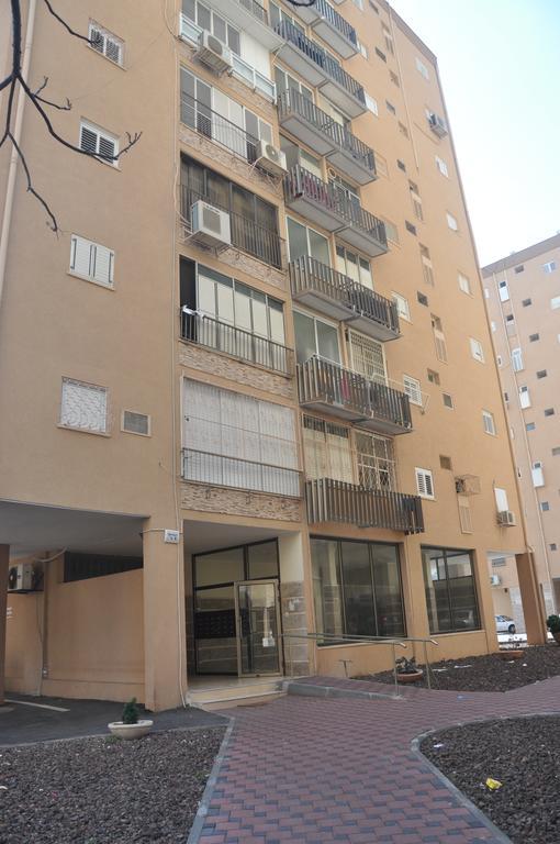 Sky Home Apartment Jabotinsky 8 Bat Yam Exterior foto