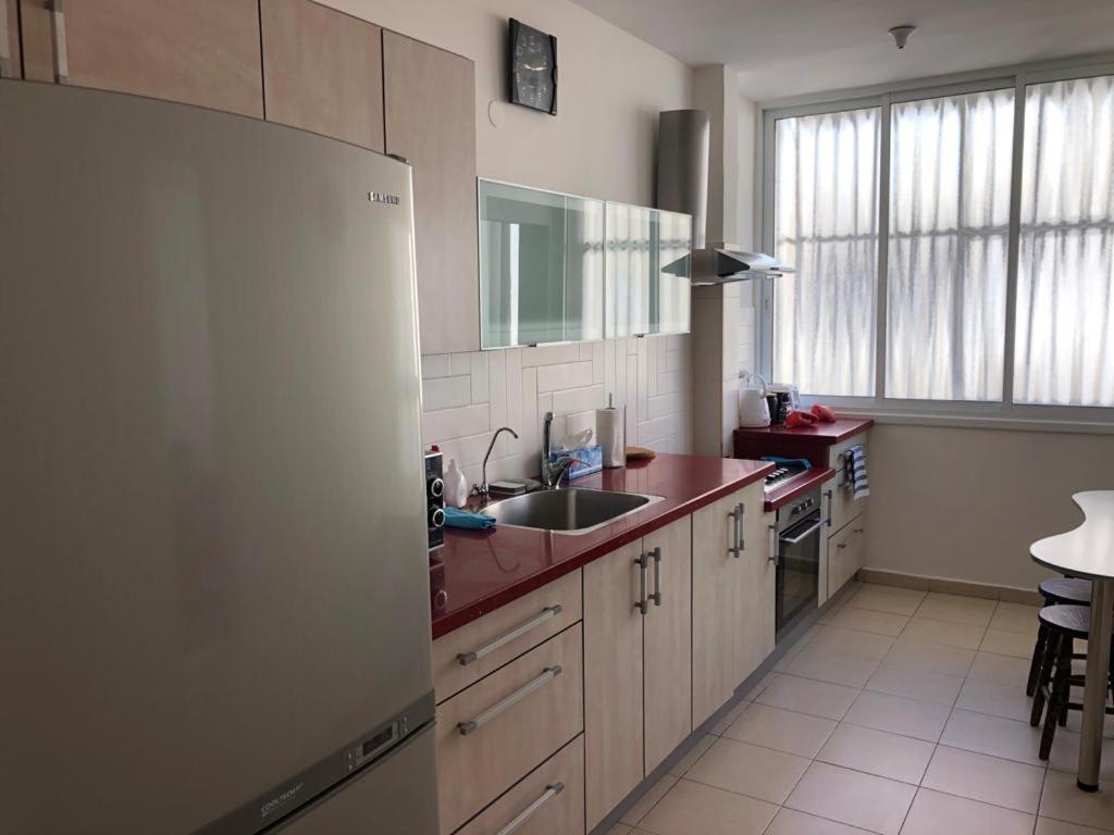 Sky Home Apartment Jabotinsky 8 Bat Yam Exterior foto