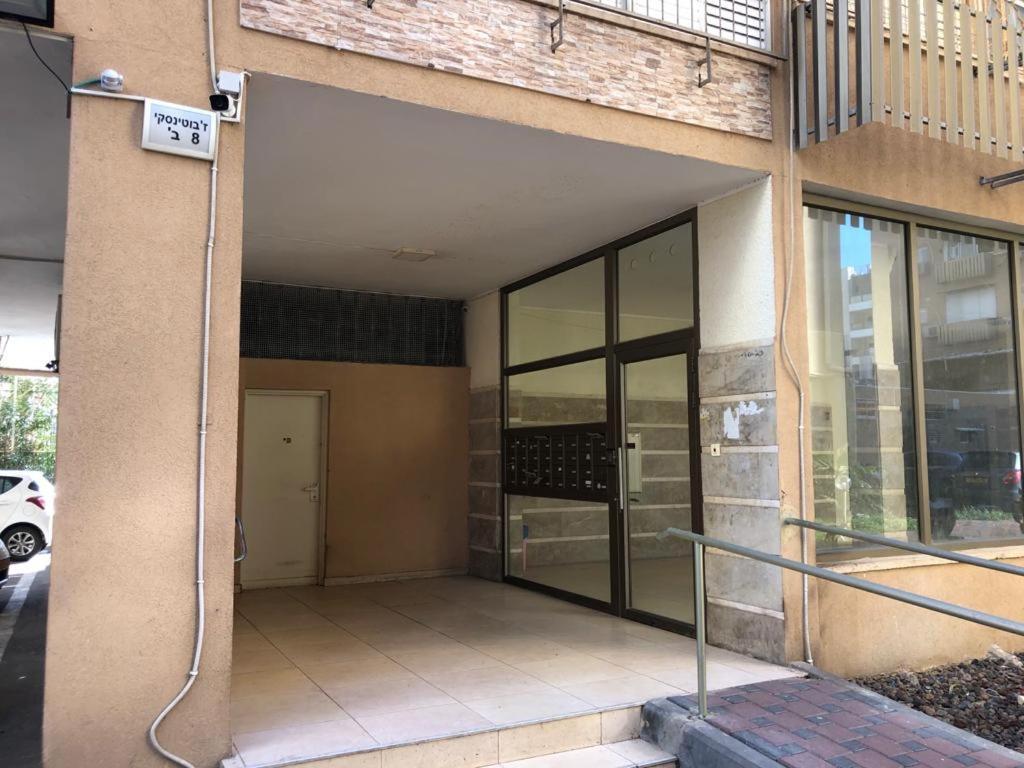 Sky Home Apartment Jabotinsky 8 Bat Yam Exterior foto